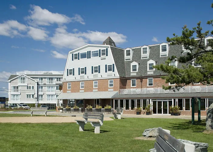 Newport Beach Hotel & Suites